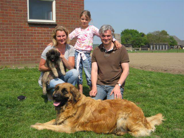 Reu, superdonker blauw; Ajop; JOP; Martine en Peter Reu, superdonker blauw; Ajop; JOP; Martine en Peter