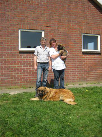 Reu, superdonker blauw; Ajop; JOP; Martine en Peter Reu, superdonker blauw; Ajop; JOP; Martine en Peter